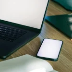 share phone screen on laptop