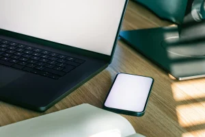 display phone scrren on laptop